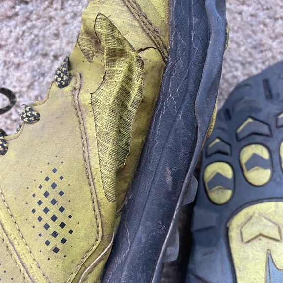 ALTRA RUNNING LONE PEAK YELLOW USED BUT STILL GOOD FOR WALKING OR GARDENING - Picture 5 of 8